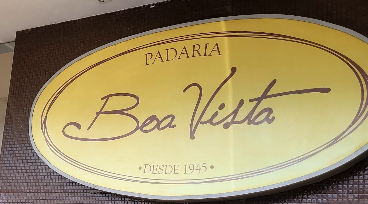 Letreiro oval da Padaria Boa Vista, desde 1945